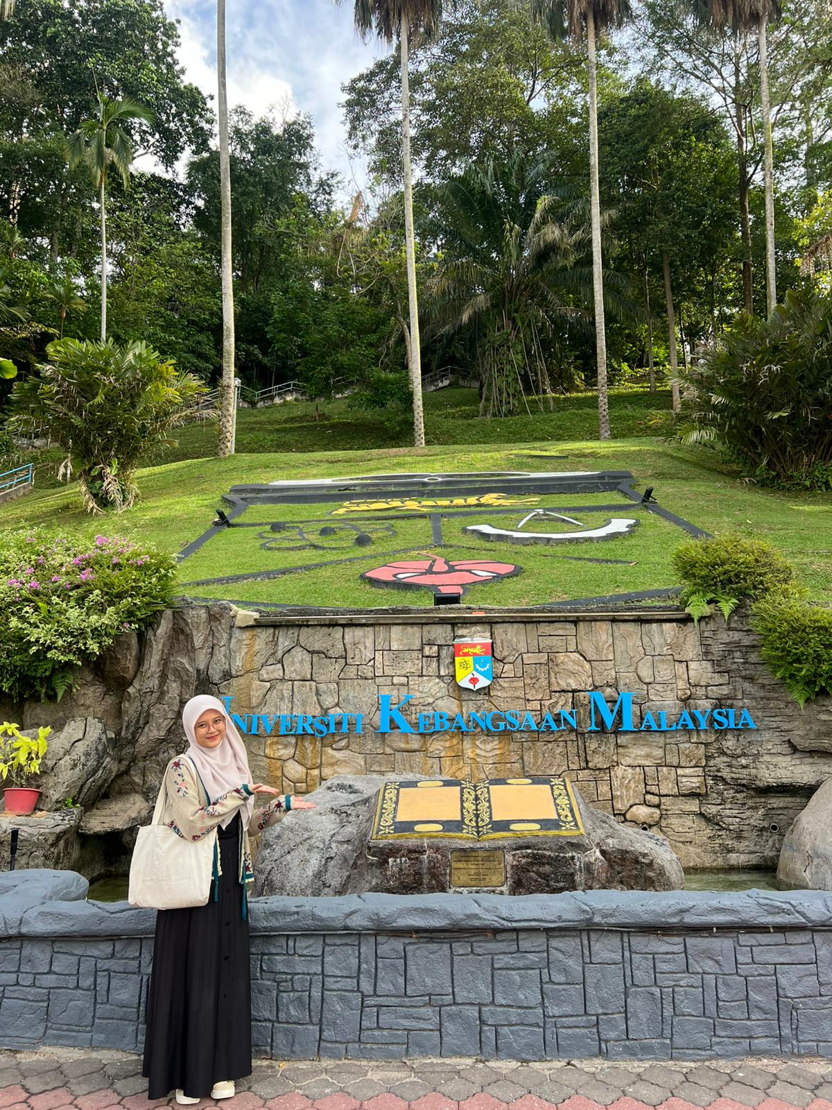 Zain Khaliza Annisa: Absorbing Global Knowledge Through UPI-UKM Student Exchange Program