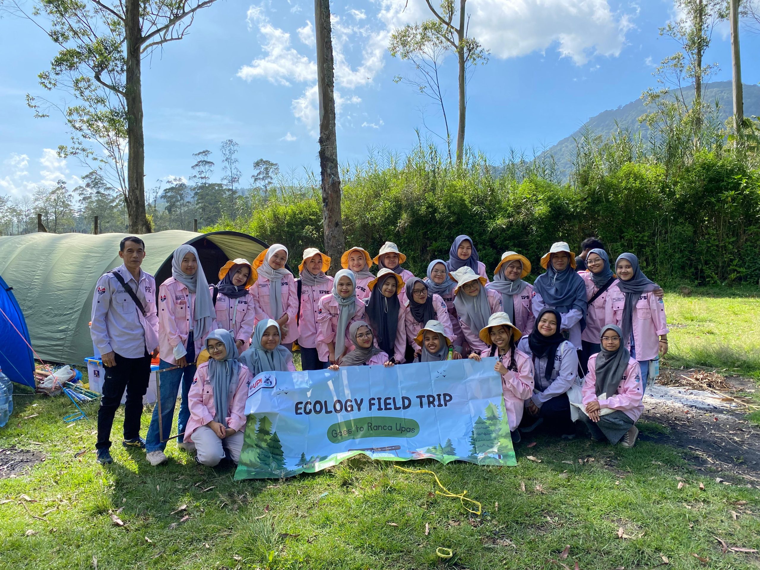 Learning Ecology in Action: IPSE Students Explore Ranca Upas in a Hands-On Field Study