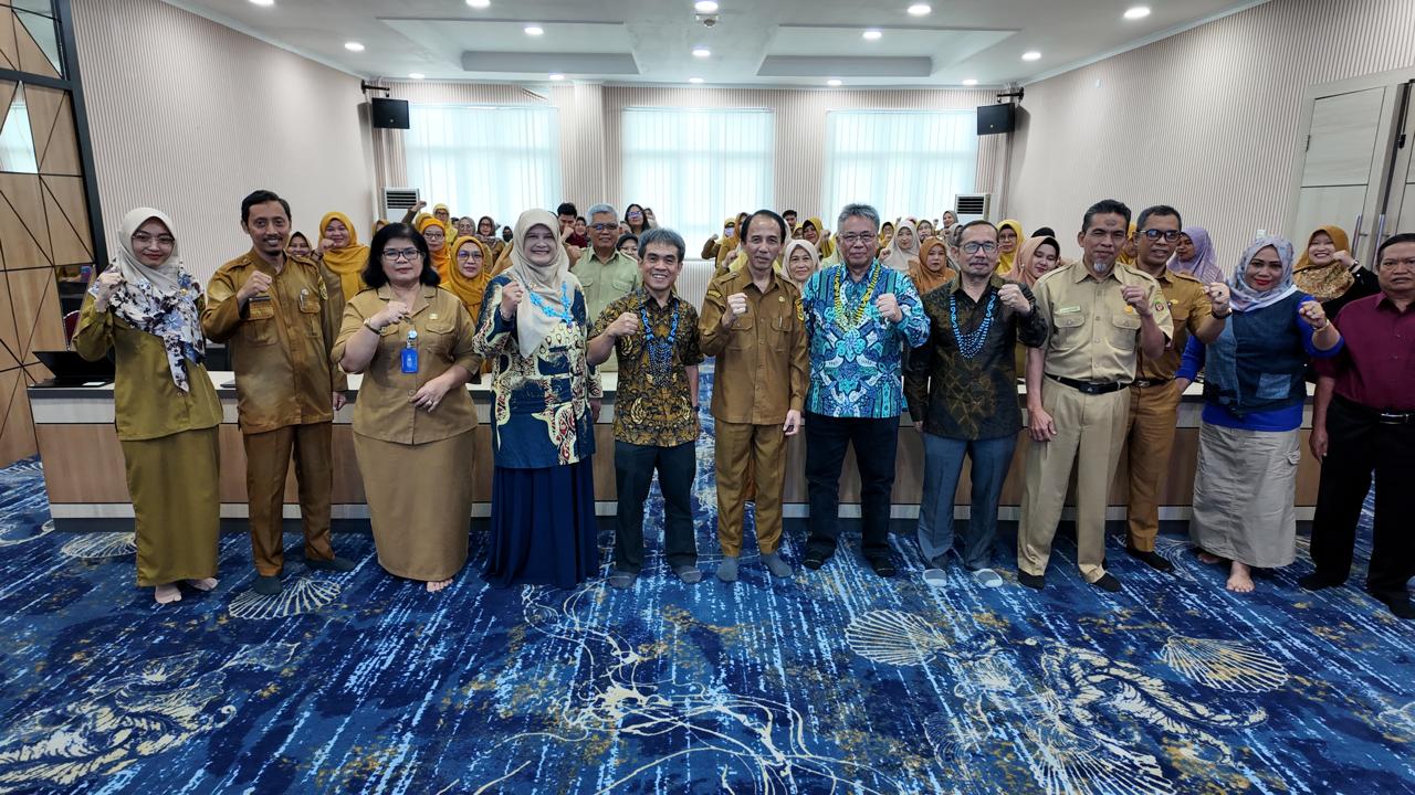 Community Service: Strengthening Learning Experience and Deep Learning for Teachers in Samarinda