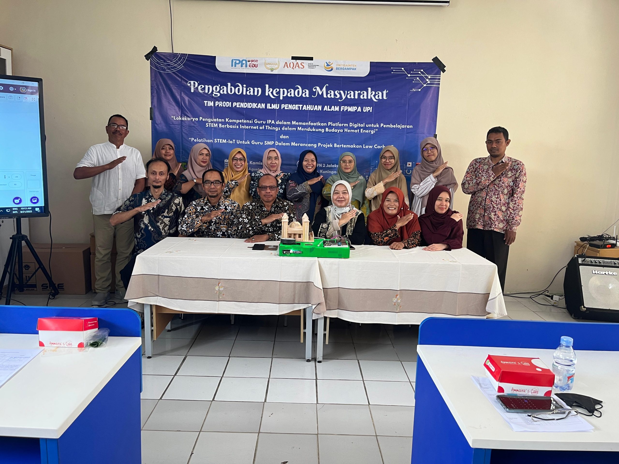 STEM IoT Community Service Program Inspires Science Teachers in Kuningan