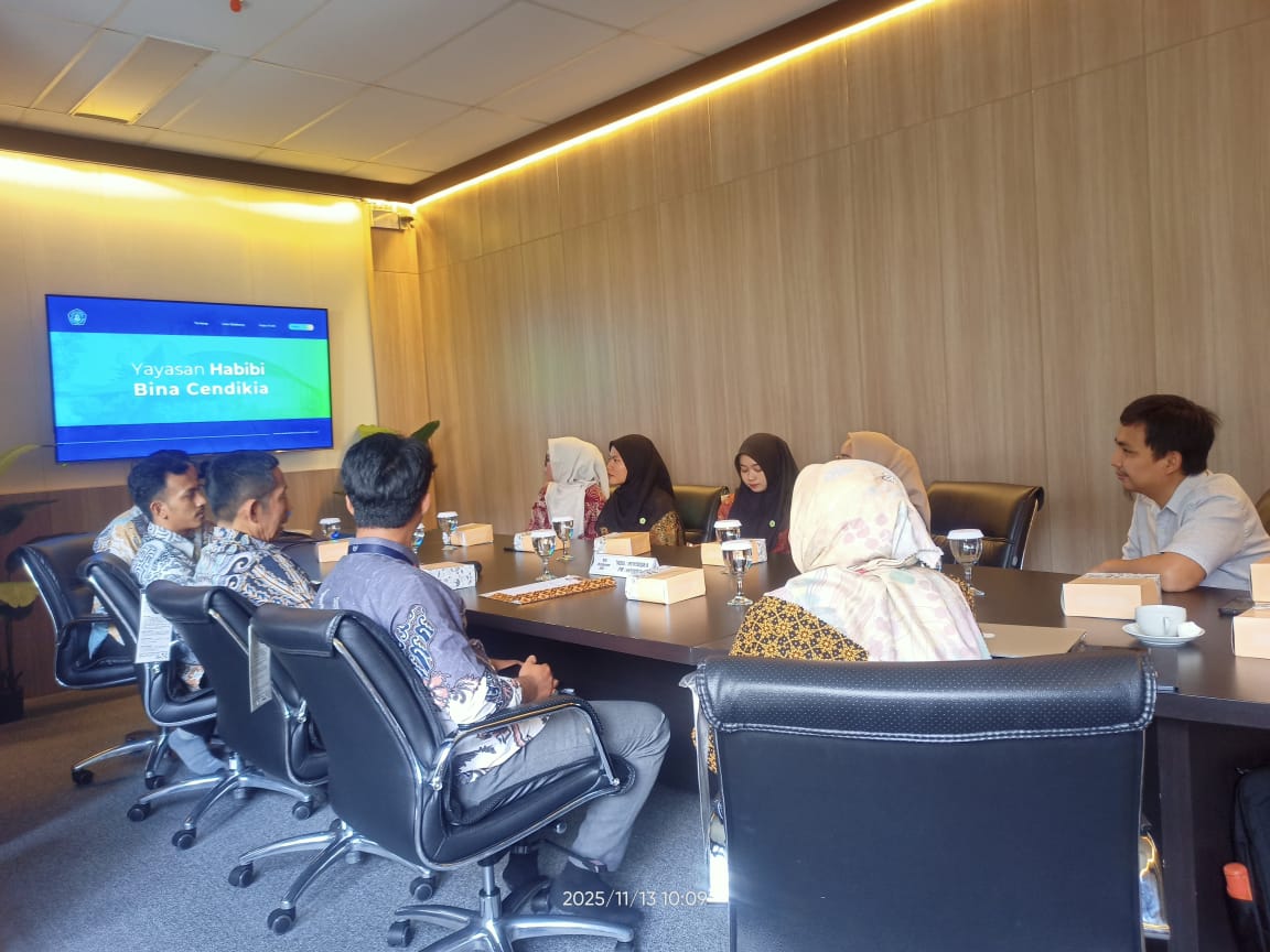 Yayasan Habibi Bina Cendikia Visits UPI for Laboratory Benchmarking and International Program Preparation